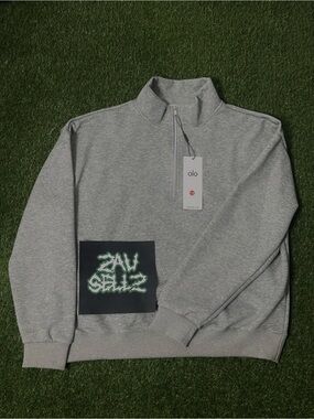 ALO Yoga Men's Light Grey Half-Zip Sweatshirt